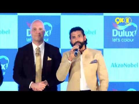 Farhan Akhtar SHARES his PAINTING Experience at a event | SpotboyE