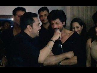 Shah Rukh Khan at friend Karim Morani’s Birthday Bash!