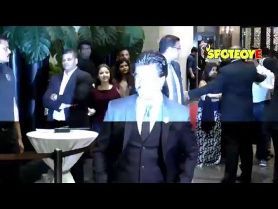 Watch Shah Rukh Khan at Preity Zinta's wedding reception | SpotboyE