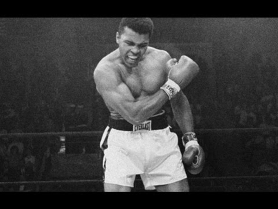 Boxing Legend Muhammad Ali passes away at 74, Bollywood pays tribute