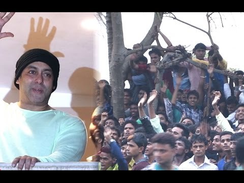 Salman Khan Celebrating EID With Fans | Outside Galaxy Apartment