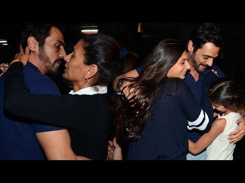 Arjun Rampal enjoys some QUALITY time with Wife Mehr Jessia and Daughter| Bollywood News