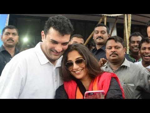 Vidya Balan and hubby Siddharth Roy Kapur watch KABALI | SpotboyE