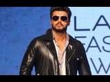 Video | Arjun Kapoor walks the ramp at the Lakmé Fashion Week | SpotboyE