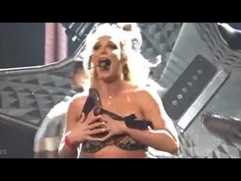 OMG! Britney Spears Suffers Wardrobe Malfunction at Las Vegas Show | Hollywood News