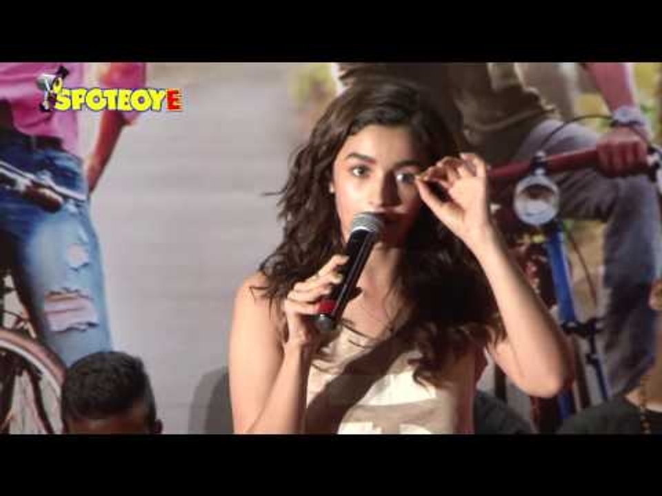 Alia Bhatt Celebrates Children's Day with Slum Kids | SpotboyE