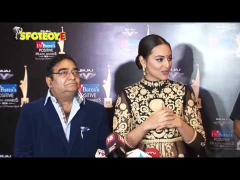 Sonakshi Sinha at Red Carpet of Dr Batra Positive Health Awards 2016 | SpotboyE