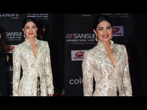 Priyanka Chopra Stuns at the Stardust Awards 2016 | SpotboyE