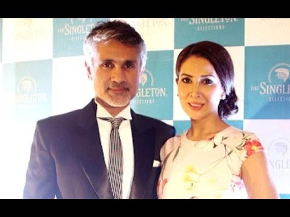 Kim Sharma’s Hot Romance With Arjun Khanna Out at Dabboo Ratnani's Calendar Launch | Bollywood News