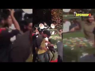 Shahrukh Khan & Nawazuddin Siddiqui arrive in an open jeep for Raees Success meet | SpotboyE