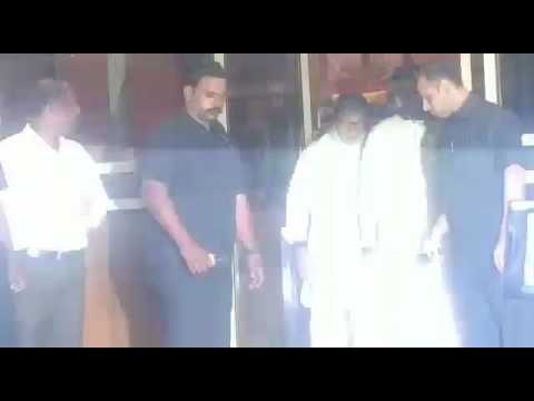 Bachchan Family Spotted Together at Aishwarya Rai's Father's Funeral | SpotboyE