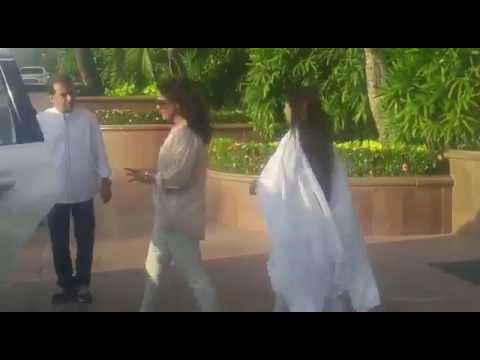 Kajol and Tanisha Mukherjee at Aishwarya Rai's Father's​ Prayer Meet | SpotboyE