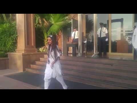 Tara Sharma at Aishwarya Rai's Father's​ Prayer Meet | SpotboyE