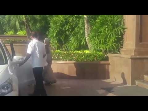 Shweta Nanda at Aishwarya Rai's Father's​ Prayer Meet | SpotboyE