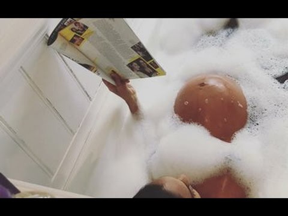 Lisa Haydon Shows Off Her Baby Bump In A Bath Tub | Bollywood News | SpotboyE