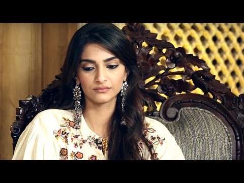Sonam Kapoor Proves She Can Cry Without Glycerine | SpotboyE Salaams Winner Speaks
