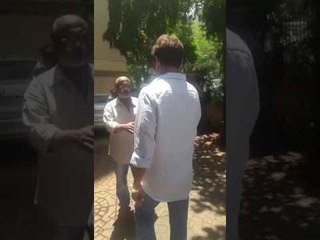 Descargar video: Mahesh Manjrekar arrives at Reema Lagoo's Residence | SpotboyE