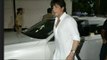 Shahrukh Khan at Vinod Khanna's Prayer Meet | SpotboyE