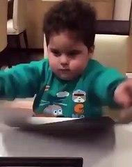 el niño sabe como pedir las cosas