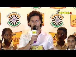 Tiger Shroff: Don't see anything Wrong on Soha Ali Khan wearing a Saree | SpotboyE