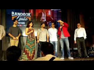 Siddharth Malhotra re-affirms that the Kissing scene between him and Jacqueline is not edited