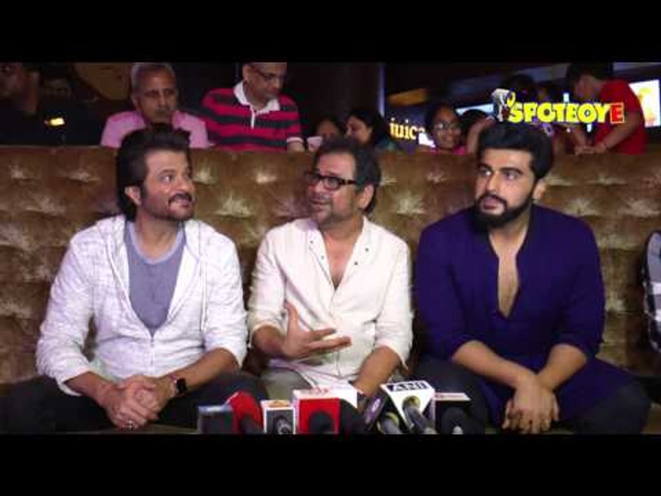 UNCUT-Anil Kapoor& Arjun Kapoor Go INSIDE Theatres To Celebrate Success Of Mubarakan | SpotboyE