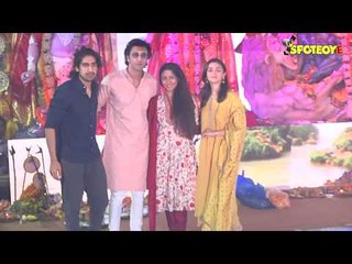 Download Video: Alia Bhatt and Ranbir Kapoor attends Durga Pooja 2017 | SpotboyE