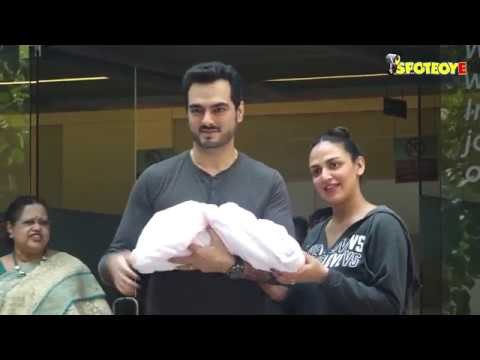Esha Deol and Bharat outside Hinduja Hospital with their New Born Daughter | SpotboyE