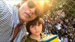 Shahrukh Khan and Abram Wave at Fans outside Mannat on Shahrukh's 52nd Birthday | SpotboyE