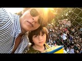 Shahrukh Khan and Abram Wave at Fans outside Mannat on Shahrukh's 52nd Birthday | SpotboyE