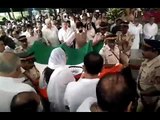 Shashi Kapoor Funeral: Legend Honoured with 3 Gun Salute | SpotboyE