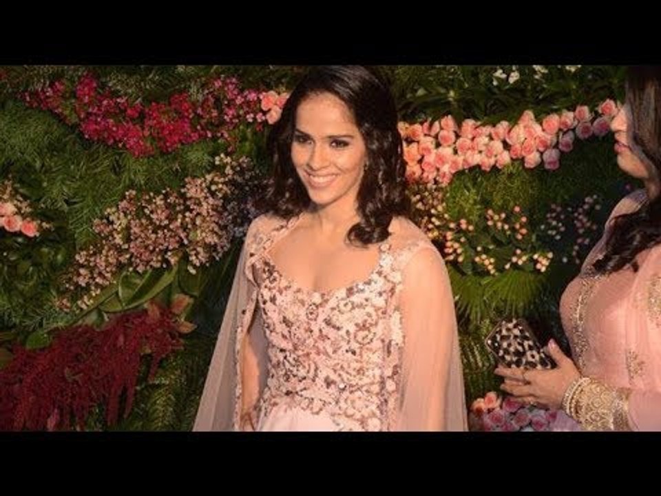 Saina Nehwal arrives at Virat & Anushka's wedding Reception | SpotboyE