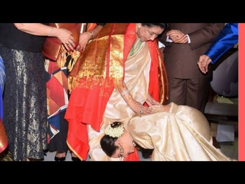 What A Moment:Rekha BOWS Down & Touches Asha Bhosle's Feet At Yash Chopra Memorial Award | SpotboyE