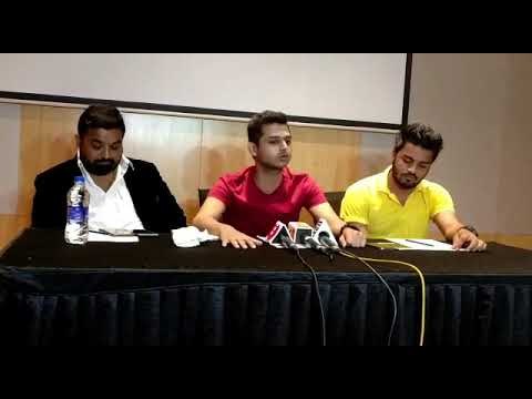 Comedian Siddharth Sagar Breaks Down in front of Media while talking | SpotboyE