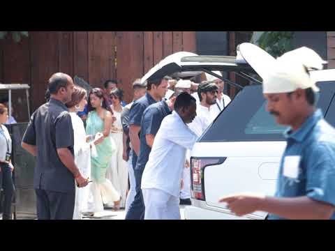 Amitabh Bachchan, Abhishek Bacchan, Shweta Bachchan at Sonam Ki Shaadi | SpotboyE