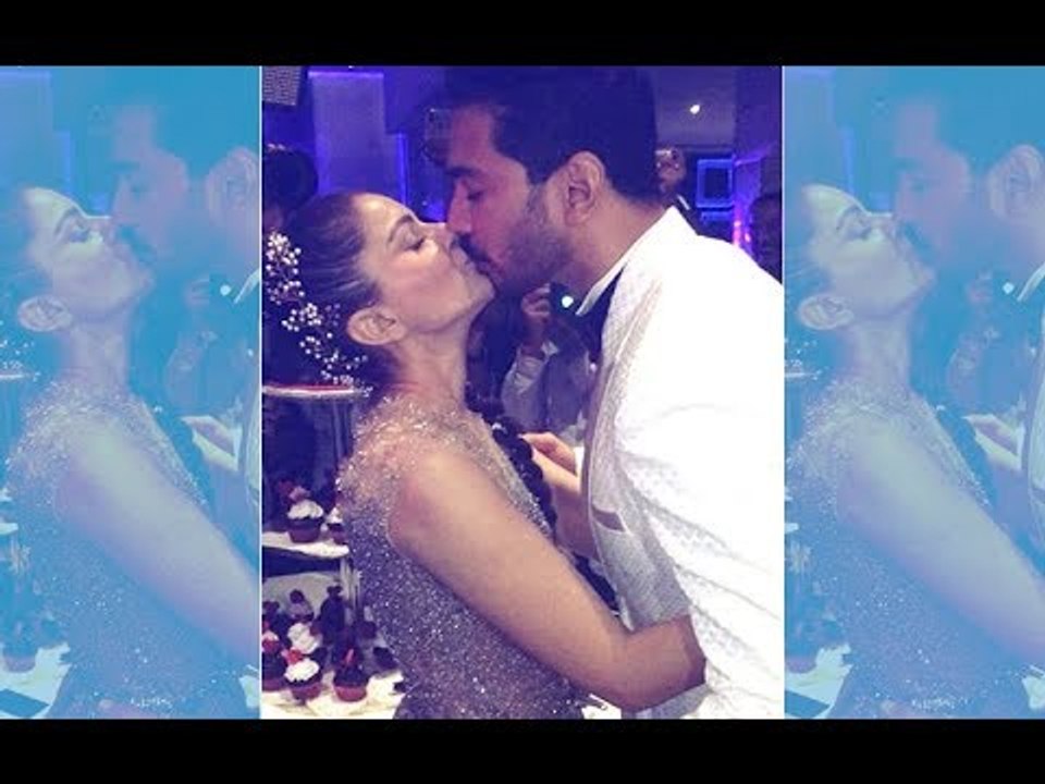 Rubina Dilaik & Abhinav Shukla Share A Passionate Kiss At Their Starry Reception | SpotboyE