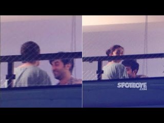 Lovebirds Caught By The Window: Ranbir Kapoor & Alia Bhatt's Late Night Rendezvous At Actress' House