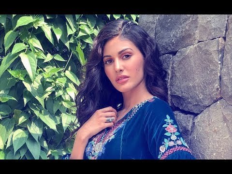 Amyra Dastur Harassed By Men And Women Both, But Can’t Name Them; Says, They Are Powerful