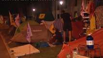 Cientos de activistas contra el cambio climático pasan la noche acampados en Nuevos Ministerios