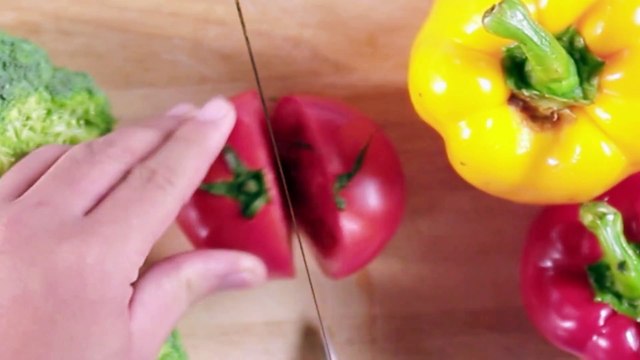 MÓN ĂN CỦA NGÔI SAO II BÁNH PATESO HẢI SẢN CÙNG DIỄN VIÊN CÔNG DANH II YANNEWS