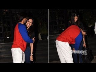 Ranveer Singh's PDA And Exuberance Is His Usual Self | Why The Hell Is He Being Trolled?