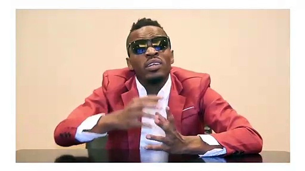 L'humoriste El Poueblo Bravador s’en mêle : ‘’votre affaire de 3è mandat-là, on s’en fout. On parle de constitution’’