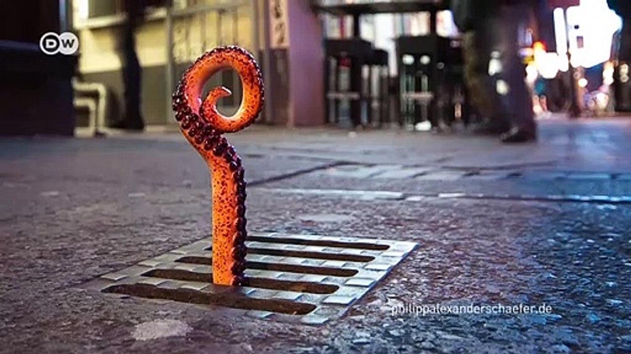 Streetart-Installationen auf Kanaldeckel | Euromaxx