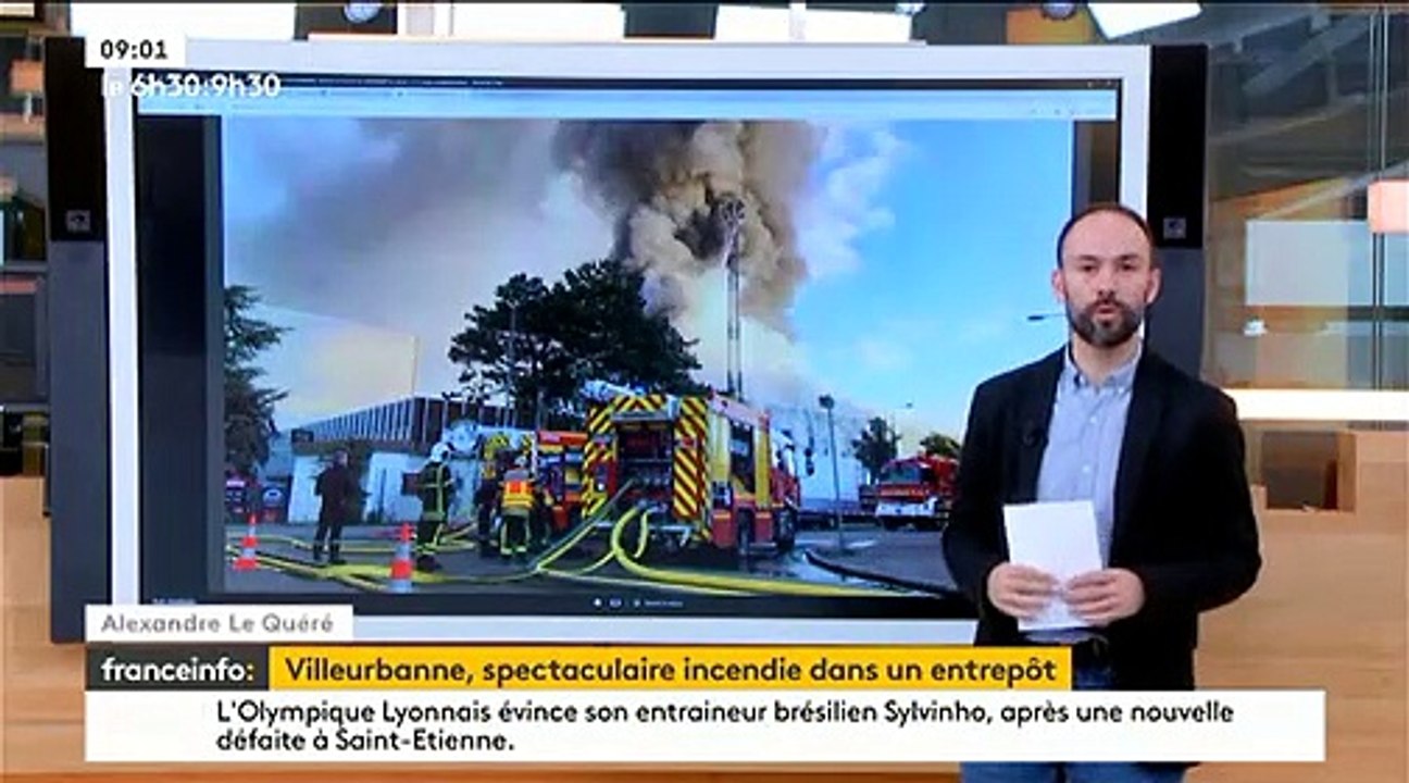 Villeurbanne: Un énorme incendie dans un entrep...