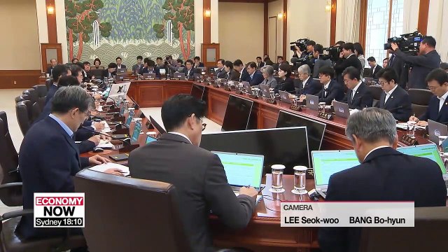 Moon praises gov't and businesses for coping with Japan's trade restrictions