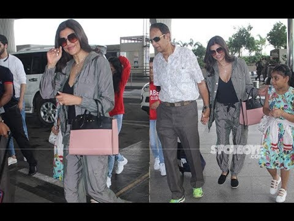 Sushmita Sen Along With Her Daughters And Beau Rohman Shawl Jet Off To Goa For Her Brother's Wedding