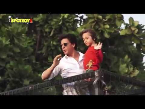 Shahrukh Khan with Son Abram Greet Fans on Eid | Eid 2019 | SpotboyE