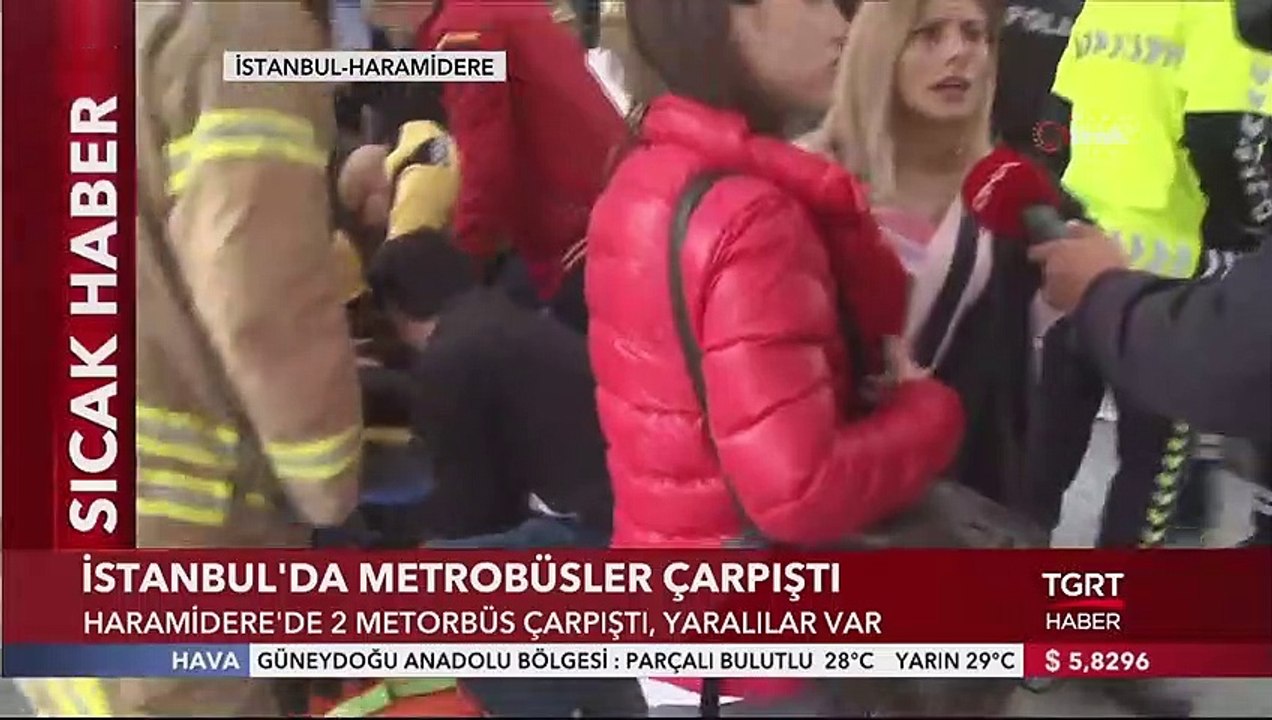 Haramidere Sanayi Durağında 2 Metrobüs Çarpıştı