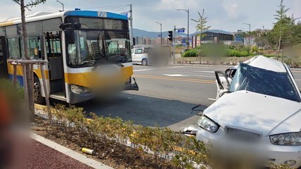 아산에서 시내버스-승용차 충돌...7명 사상 / YTN