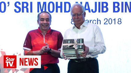 Скачать видео: Nazir Razak to engage with MACC to help resolve recovery of 1MDB funds